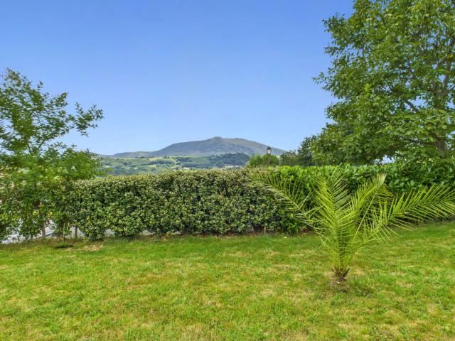 Ancien presbytère du XVIe 293 m2 Vue montagnes Fort potentiel