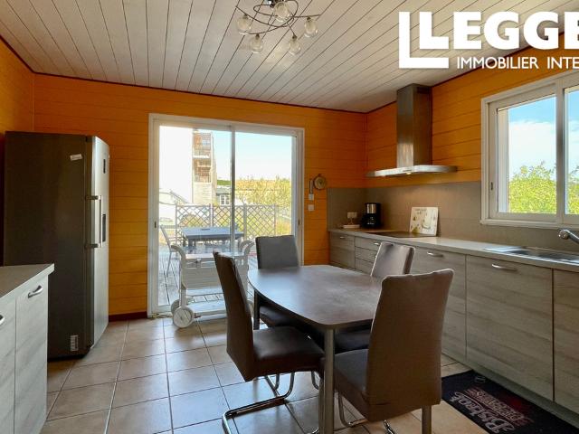 Rare maison de plain pied accessible PMR avec jardin à Villeneuve Minervois