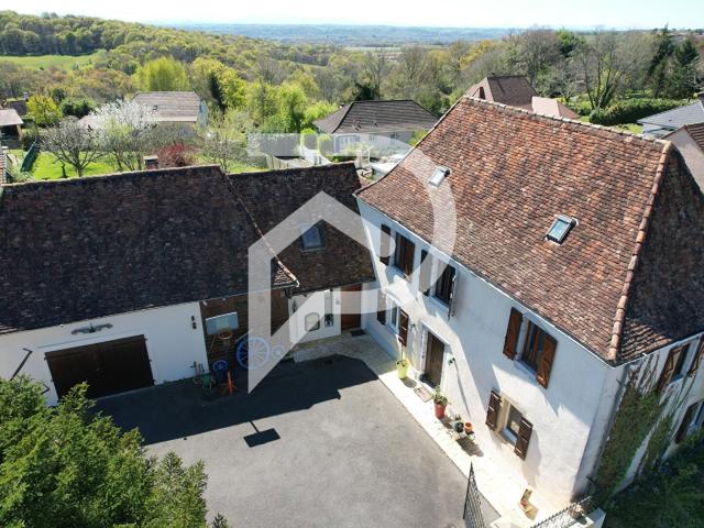 Maison Béarnaise de 183 m² sur un parc de 1635 m². 183m² Orthez