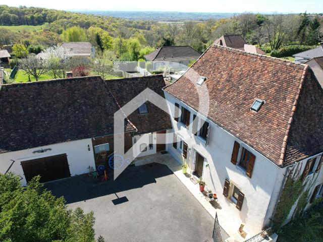 Maison Béarnaise de 183 m² sur un parc de 1635 m². 183m² Arthez de Béarn