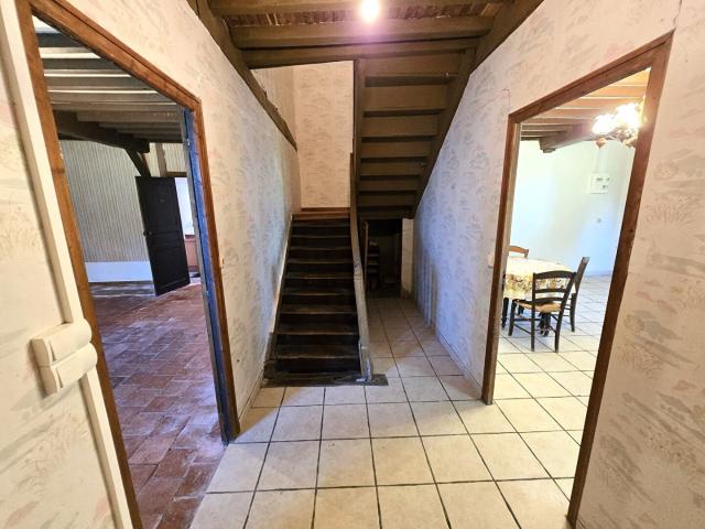 Maison Béarnaise de 114 m² et Dépendance sur un terrain de 1. 114m² Doazon
