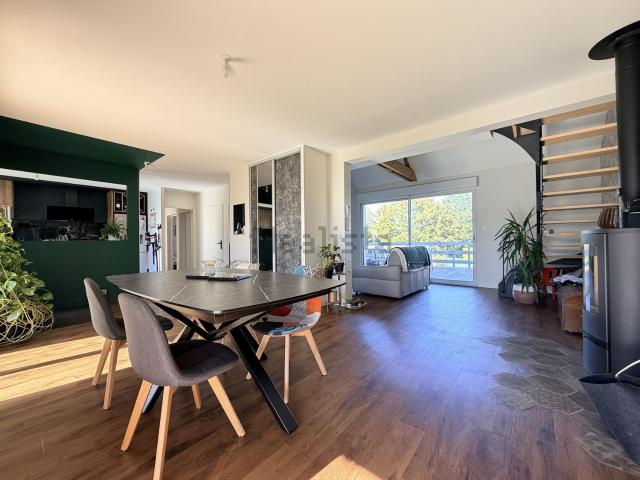 Maison, Beaumont Saint Cyr