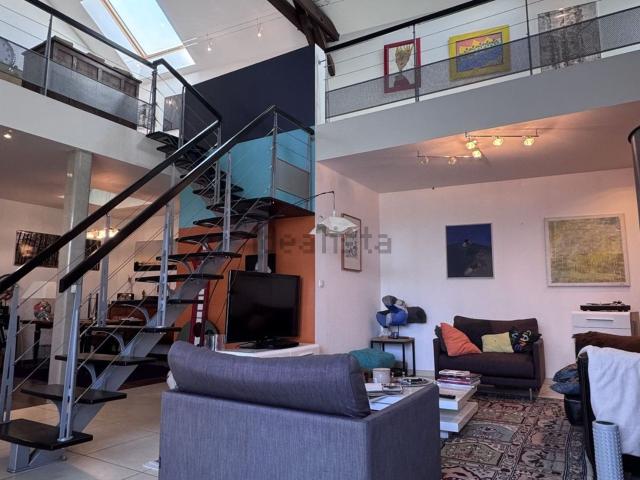 Maison, Berry Bouy