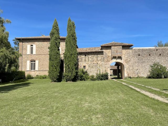 Maison, Bésayes
