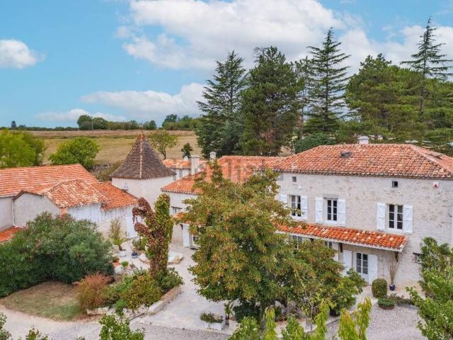 Maison, Bias