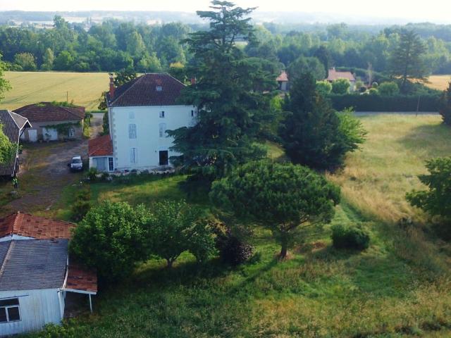 Maison, Bias