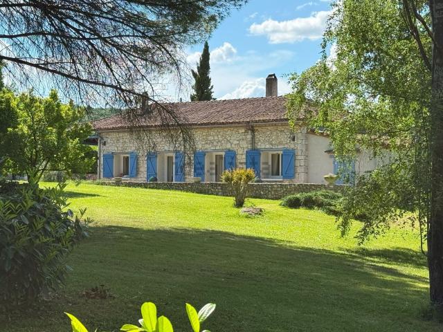 Maison, Bias