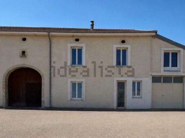 Maison, Biécourt