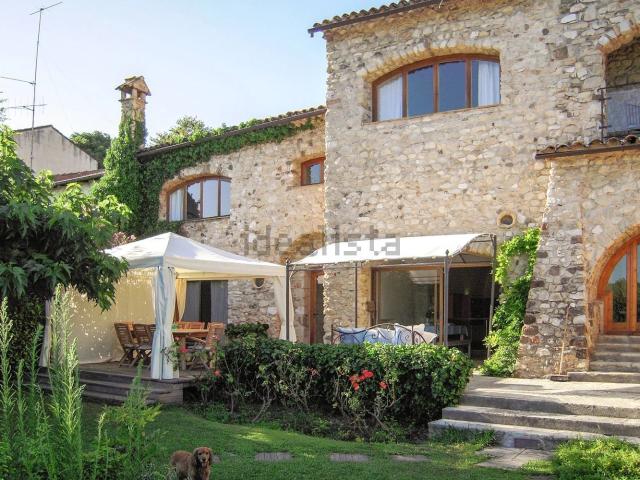 Maison, Biot