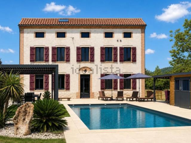 Maison, Bioule
