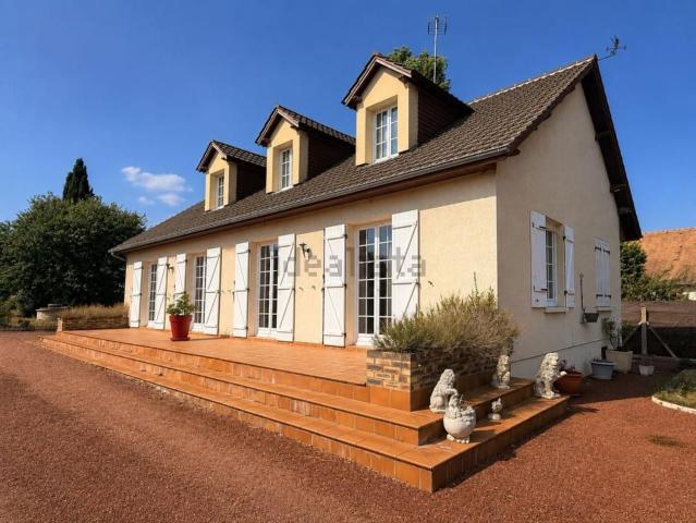 Maison, Blèves