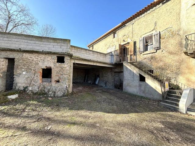 Maison, Blomac