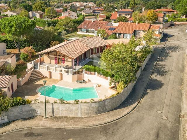 Maison, Bruguières