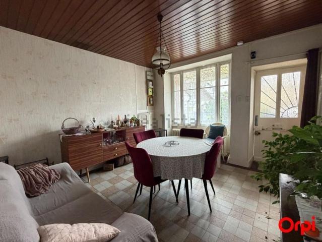 Maison, Bruère Allichamps