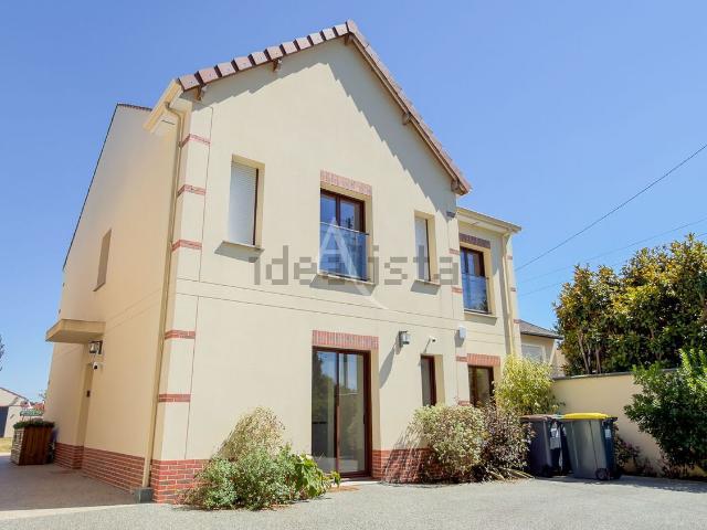 Maison, Brunoy