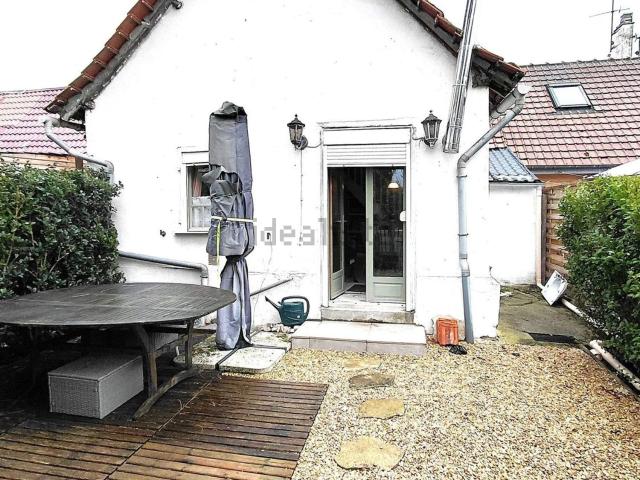Maison, Brutelles