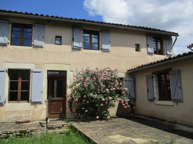 Maison, Brux
