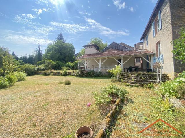 Maison, Bruyères