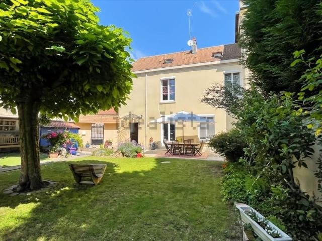 Maison, Bray et Lû