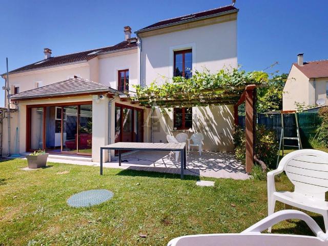 Maison, Bréançon