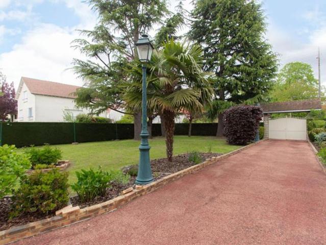Maison Bretigny Sur Orge 11 pièce s 232 m2