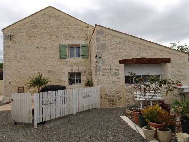Maison, Breuil la Réorte
