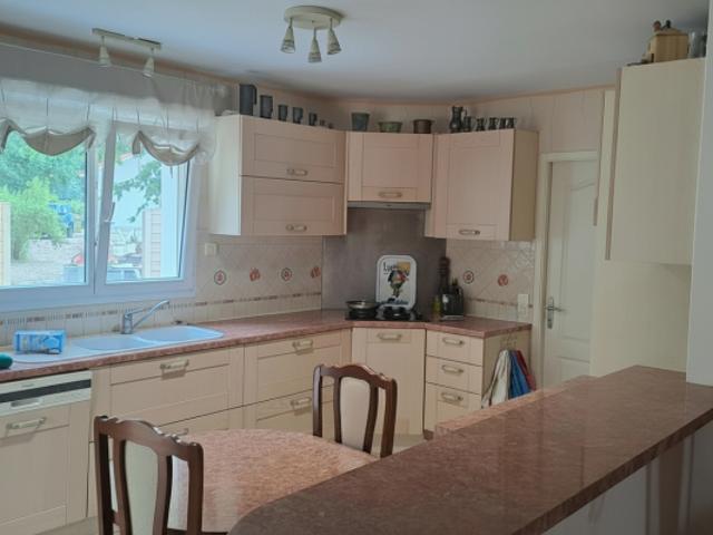 Maison Breuillet 5 pièce s 172 m2