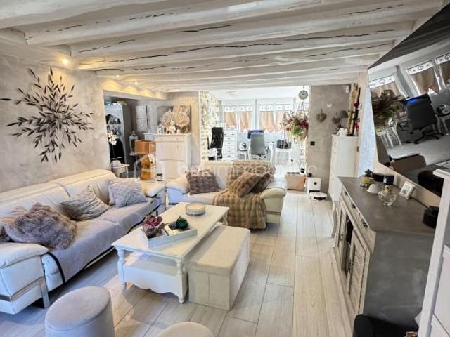 MAISON BRIARDE DE CHARME – 146 m² – DÉPENDANCES – TERRAIN 1 350 m² – CALME ABSOLU