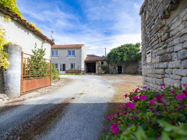 Maison, Brie sous Matha