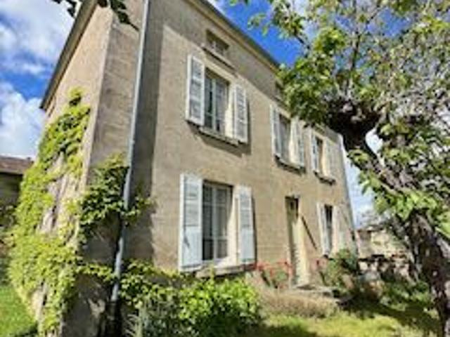 Maison brionnaise à rénover, 130 m2 habitables, 6200 m2 de t