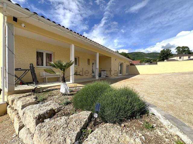 Maison, Briord
