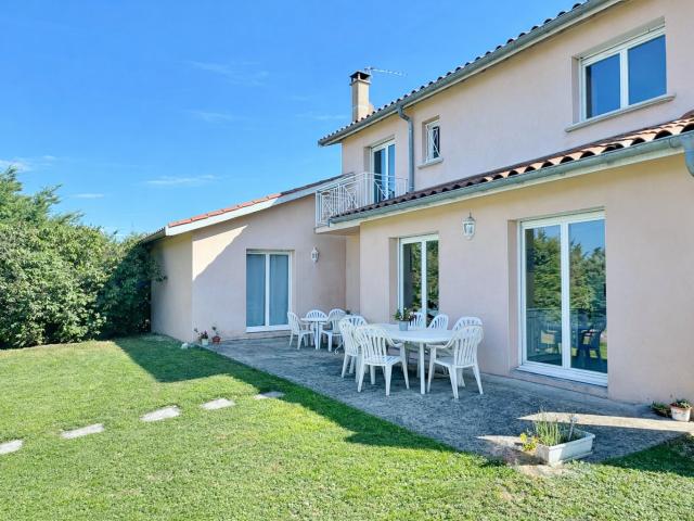 Maison Brindas T5 proche du centre
