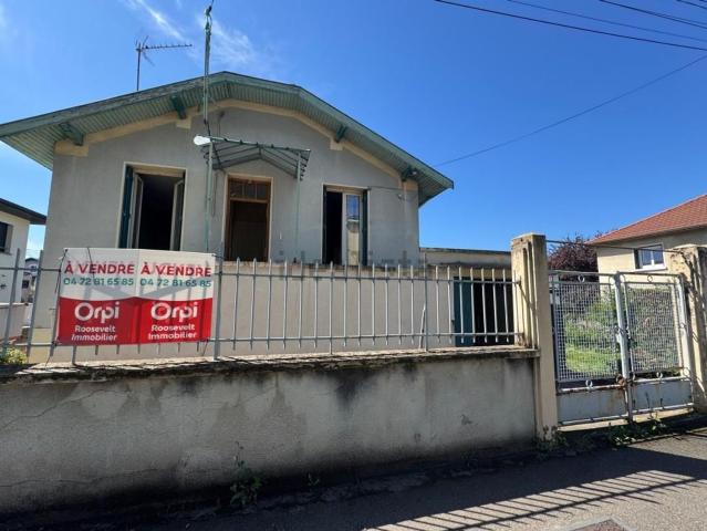 Maison, Bron