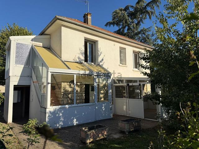 Maison, Buxerolles
