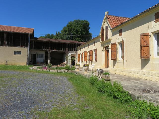 Maison Buzon 6 pièce s 3ha de terrain plat 180m² Rabastens De Bigorre