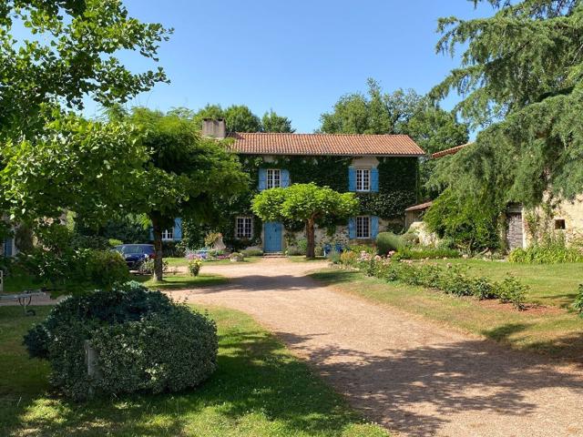 Maison, Busserolles