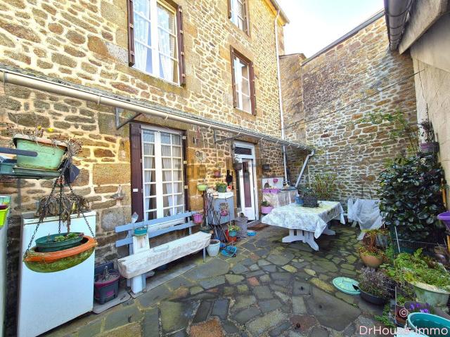 Maison, Gorron