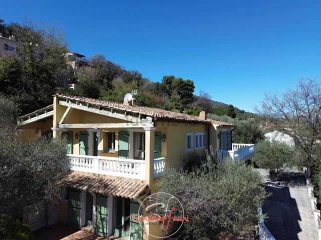 Maison, Gattières