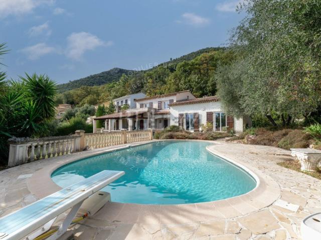 Maison, Gattières