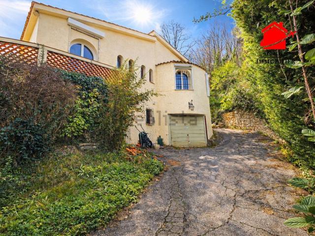 Maison, Gattières