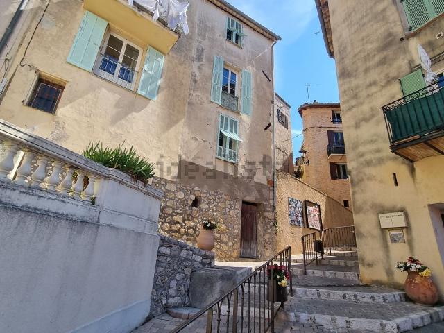 Maison, Gattières