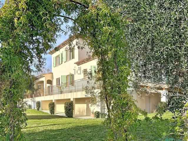 Maison, Gattières
