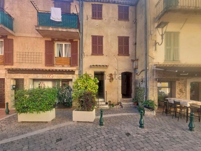 Maison, Gattières