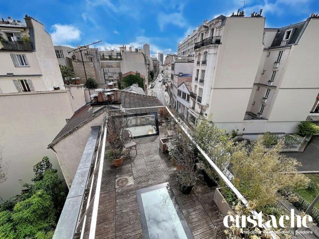 Maison, Gambetta, Paris