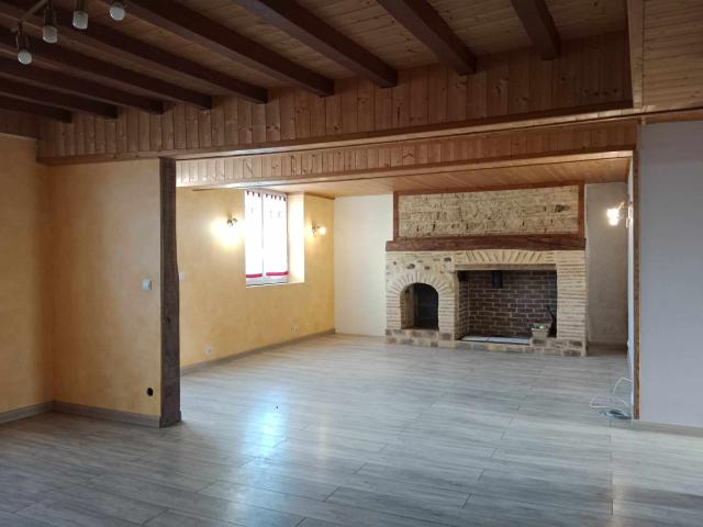 MAISON + GARAGE + 2 GRANGES ARZACQ 64