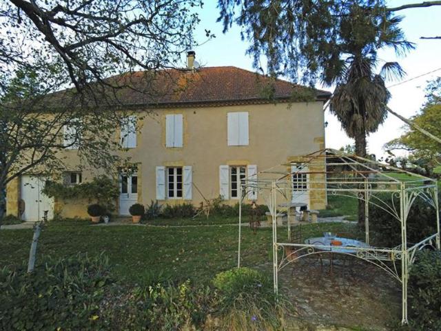 Maison gasconne de 160 m² sur 8900 m² avec vue sur les Pyrénées