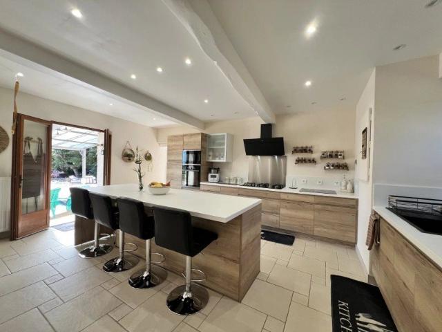 Maison Gasconne rénovée, piscine et magnifique vue sur campa. 268m² Mirande