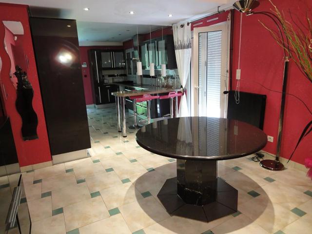 Maison Gex 4 pièce s 191.68 m2