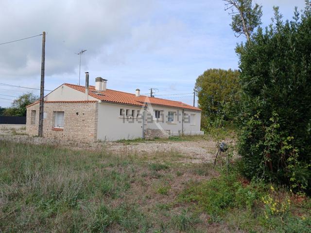 Maison, Geay