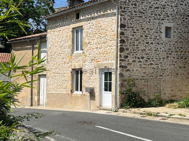 Maison, Gençay